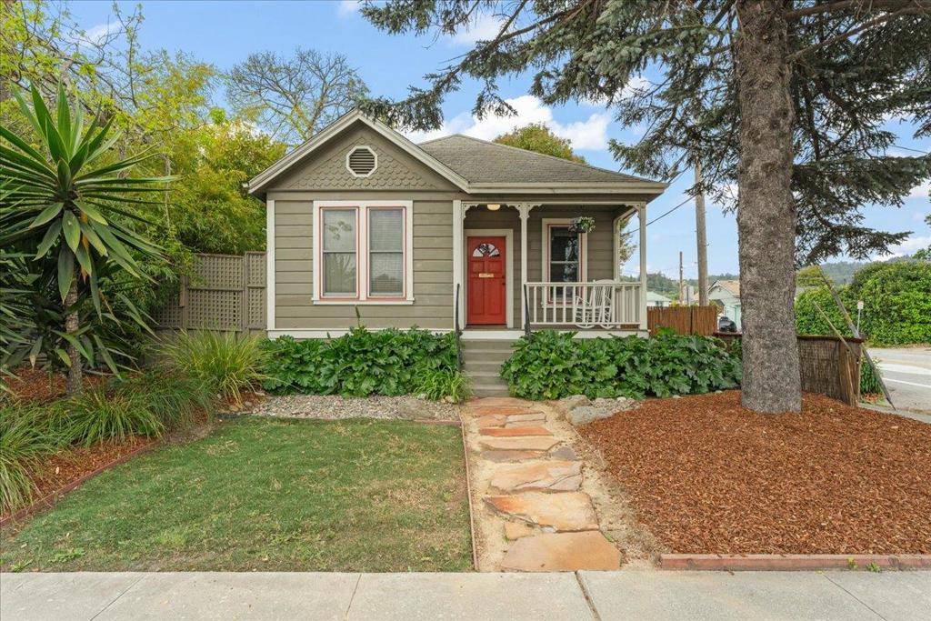 Santa Cruz, CA 95060,815 River ST