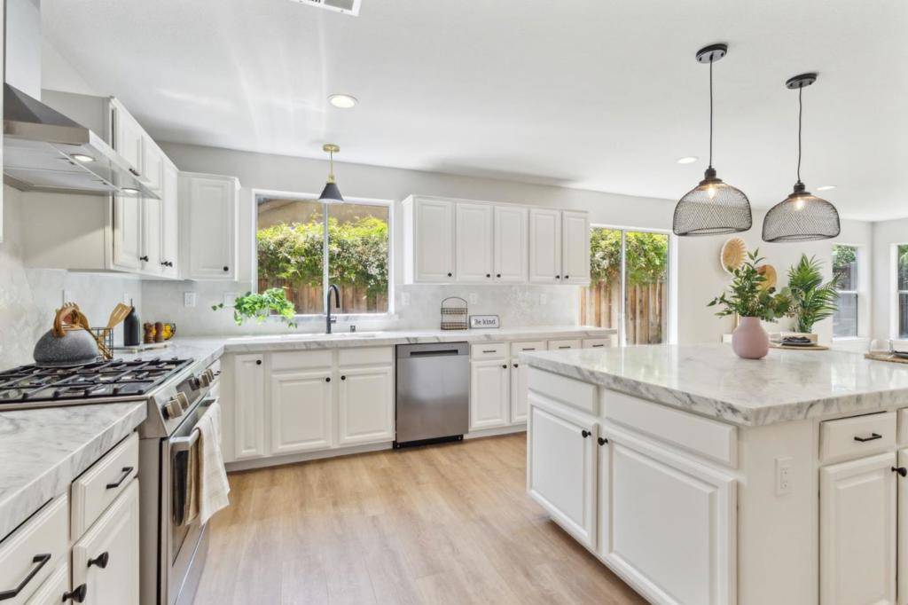 Gilroy, CA 95020,6371 Blackberry CT