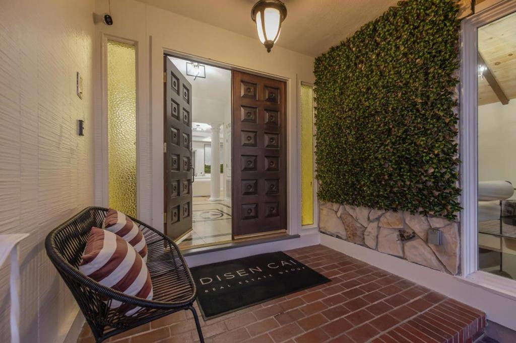 Millbrae, CA 94030,1209 Lake ST