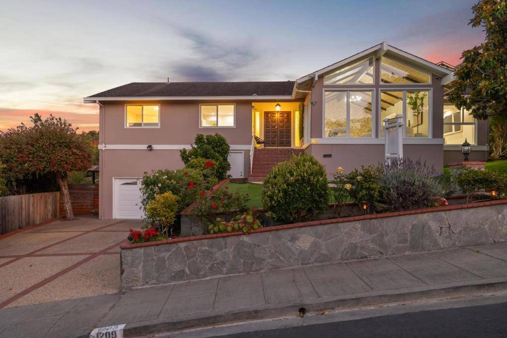 Millbrae, CA 94030,1209 Lake ST