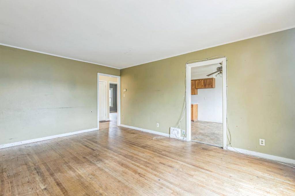 South San Francisco, CA 94080,233 Village WAY
