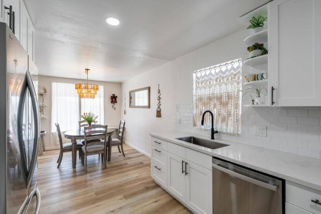 Pacifica, CA 94044,1324 Peralta RD
