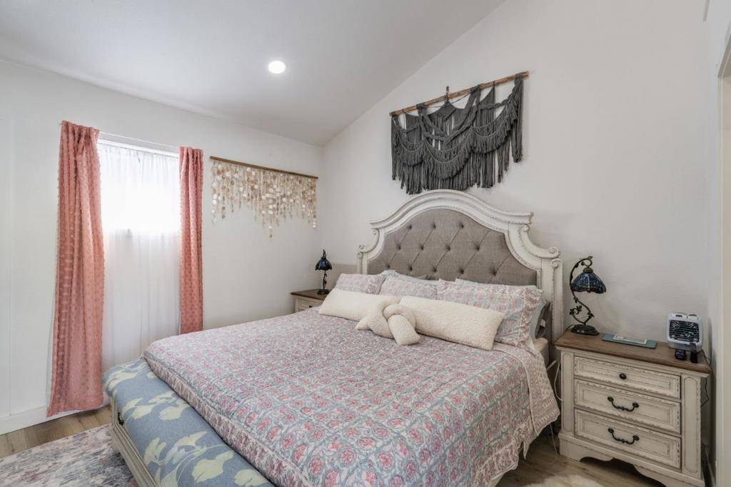 Pacifica, CA 94044,1324 Peralta RD