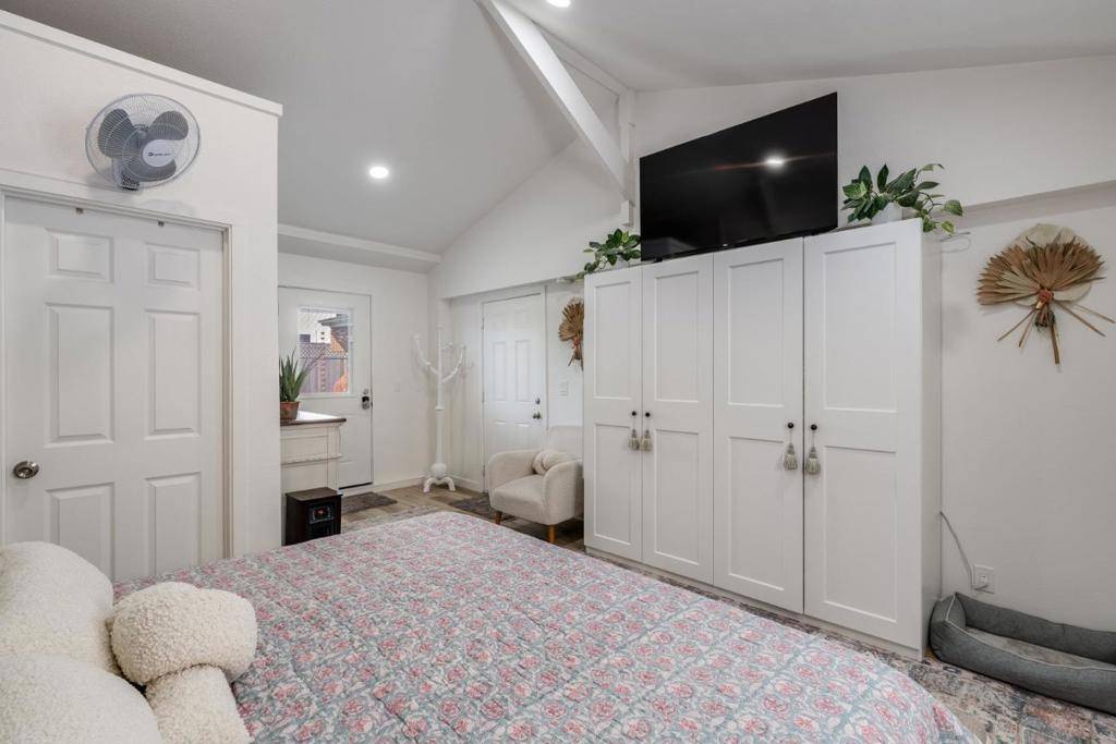 Pacifica, CA 94044,1324 Peralta RD