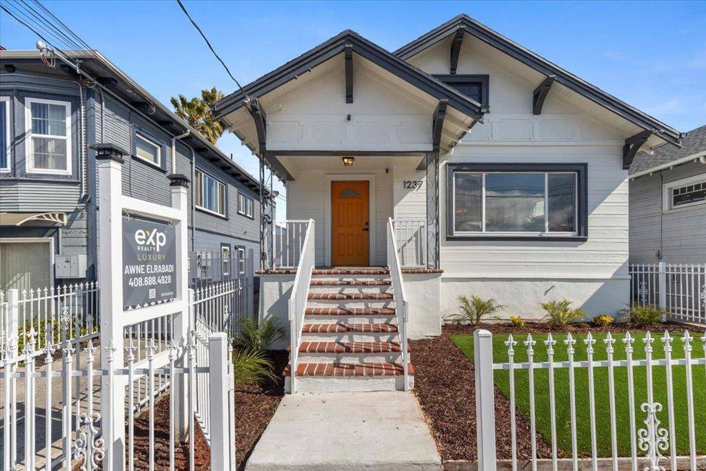 Berkeley, CA 94702,1237 Ashby AVE