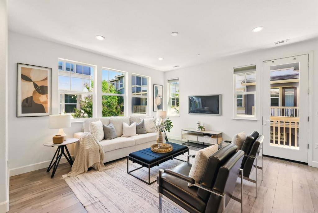 Sunnyvale, CA 94086,114 Hornbeam TER