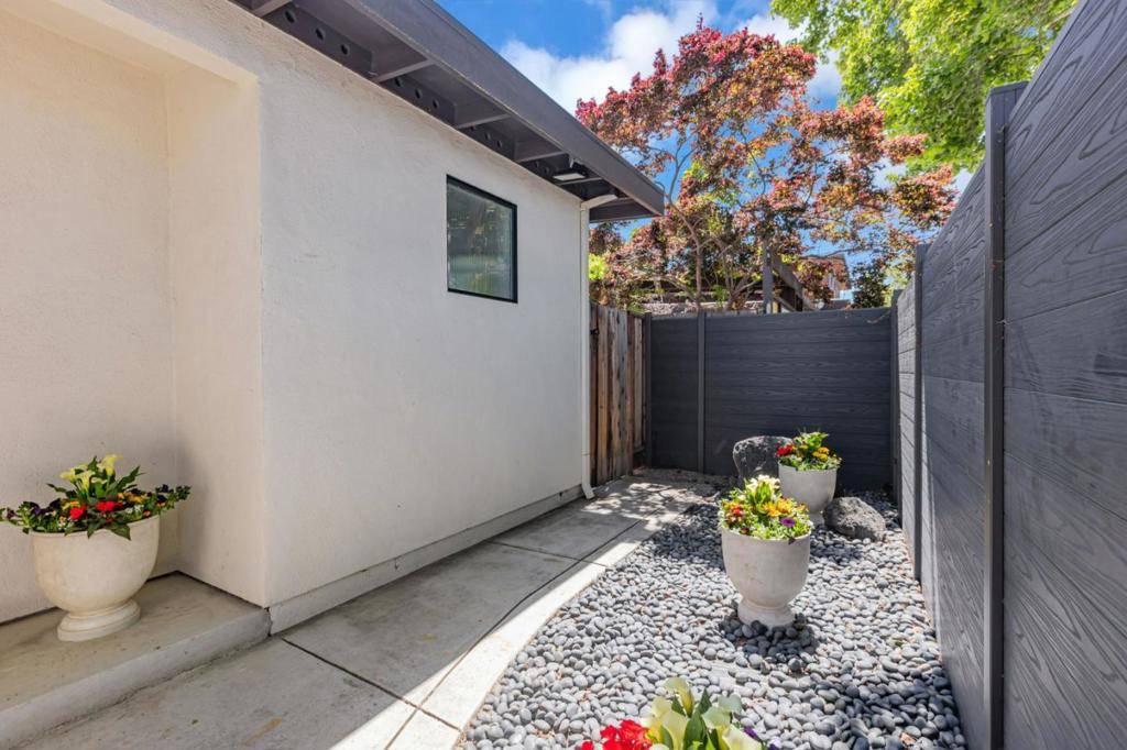 Santa Clara, CA 95051,271 Woodhams RD
