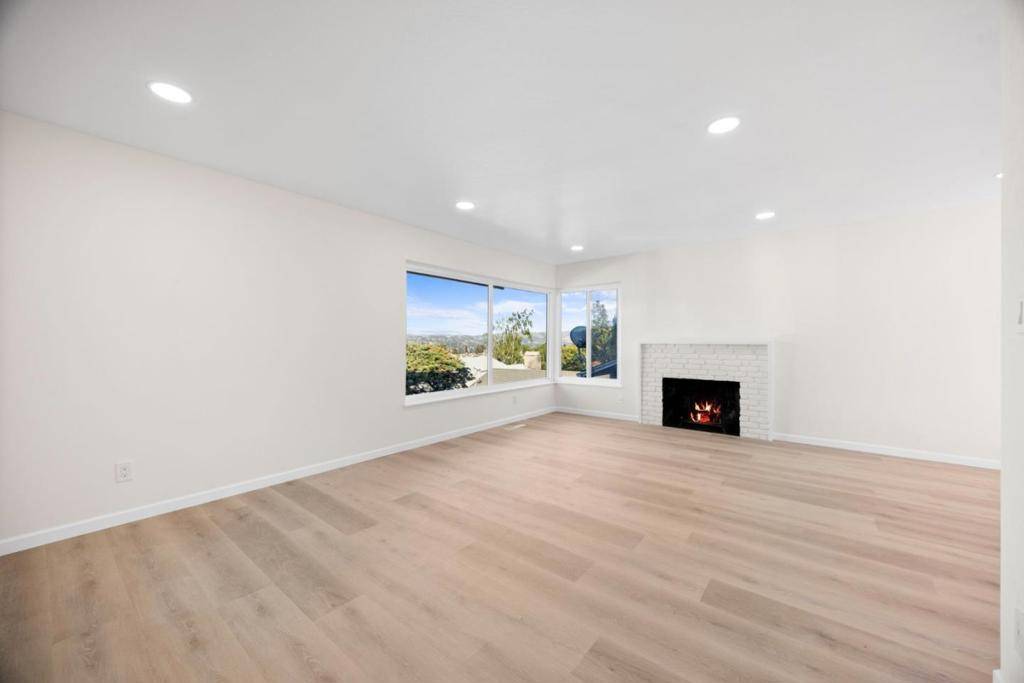 Castro Valley, CA 94546,18631 Laredo RD