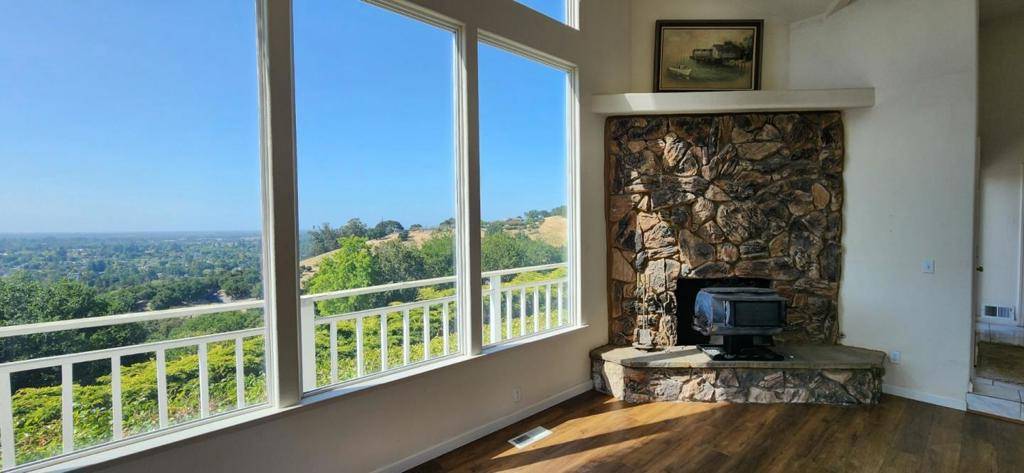 Los Gatos, CA 95032,125 Drysdale DR