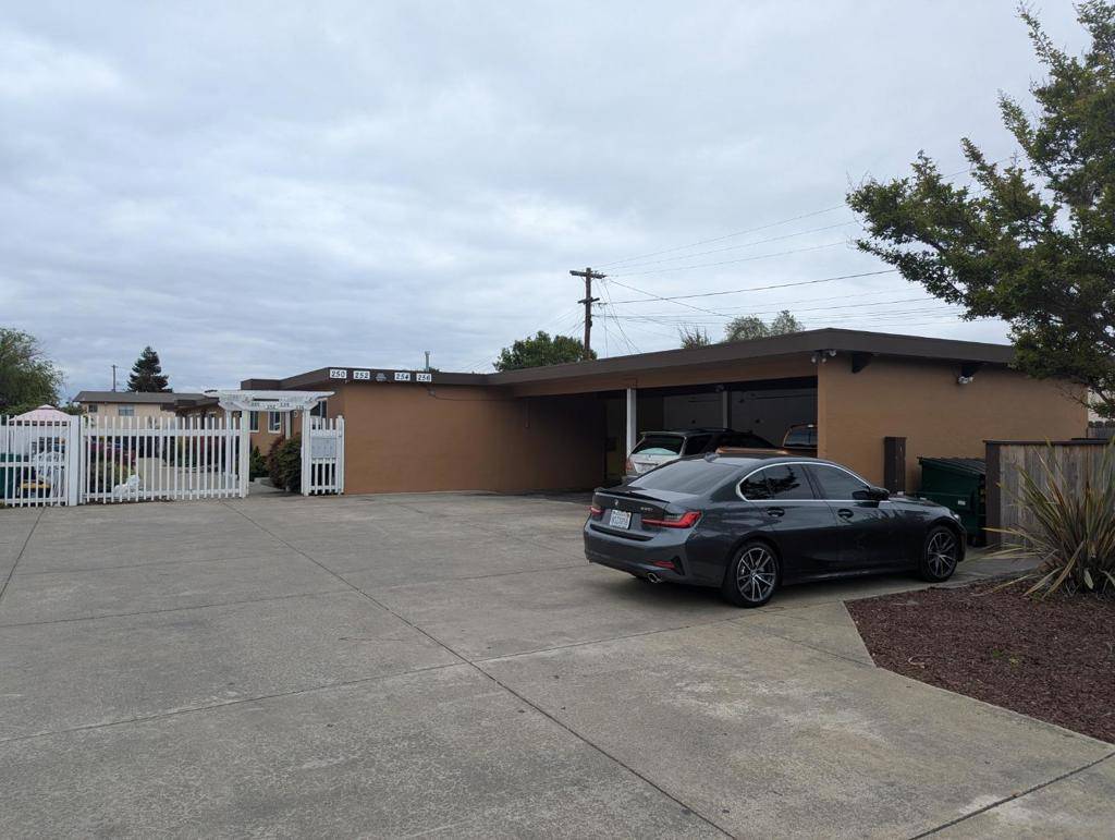 Hayward, CA 94544,250 Schafer RD