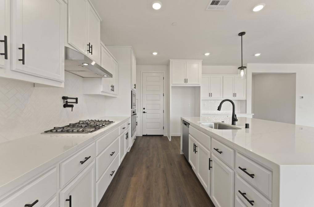 Gilroy, CA 95020,7150 Rece LN