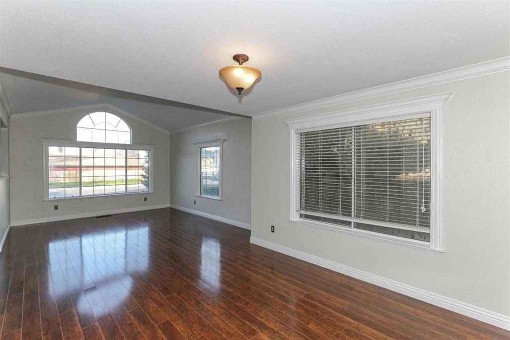 Newman, CA 95360,1118 Strawbridge DR