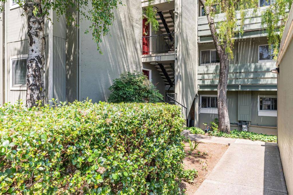 Redwood City, CA 94061,4016 Farm Hill BLVD #207