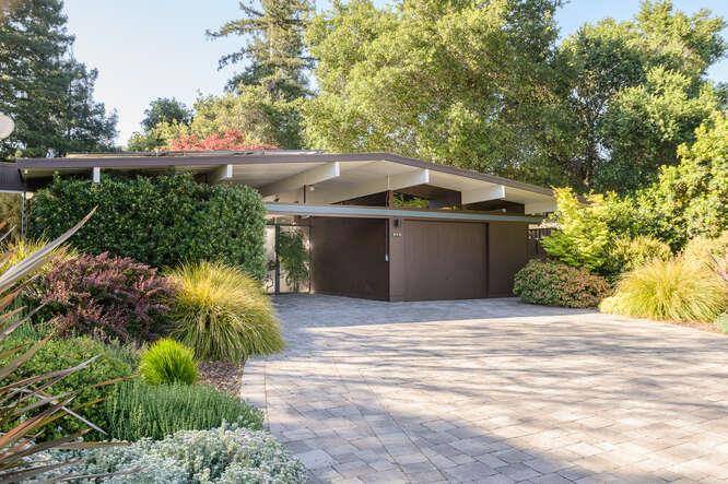 Stanford, CA 94305,812 San Francisco CT