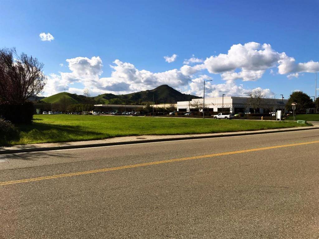 Morgan Hill, CA 95037,240 Vineyard CT