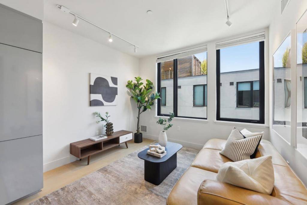 San Francisco, CA 94107,901 Tennessee ST #404