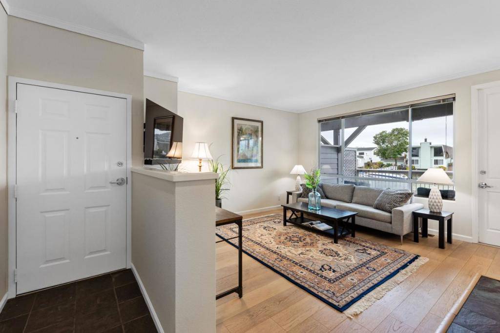 Corte Madera, CA 94925,100 Lucky DR #105
