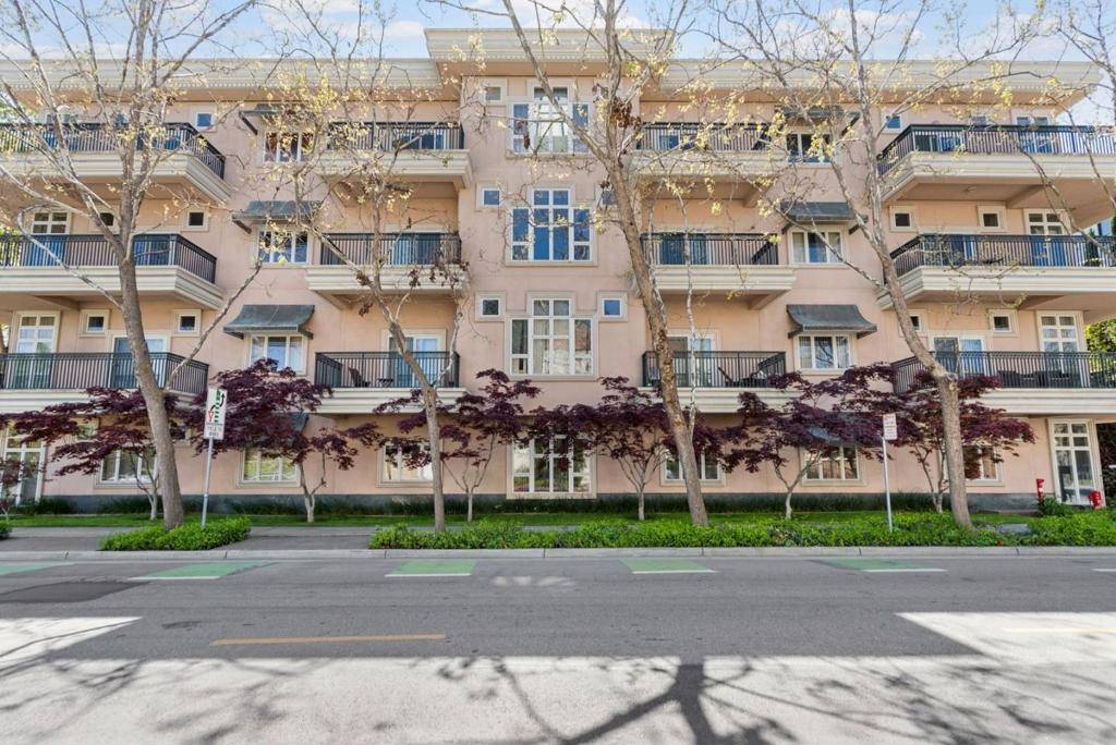 Palo Alto, CA 94306,200 Sheridan Ave. #303