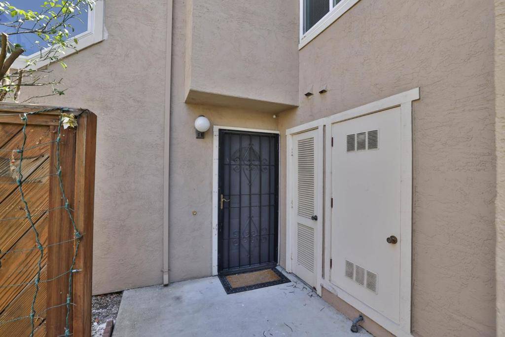 Hayward, CA 94544,27742 Eucalyptus CT