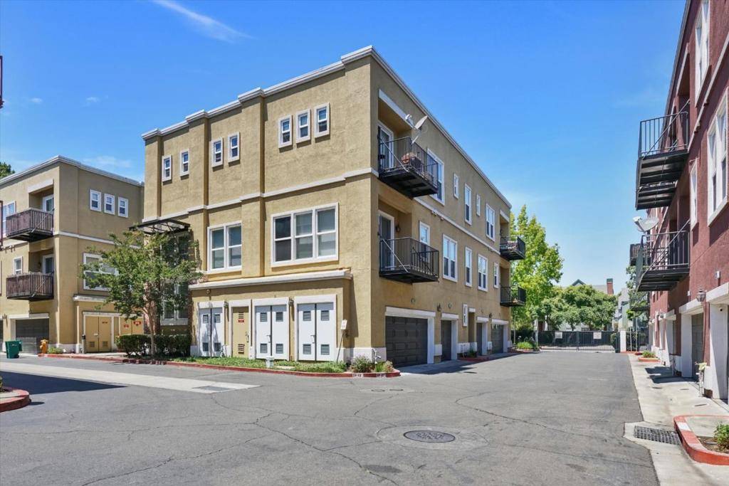 Hayward, CA 94541,22820 Paseo PL