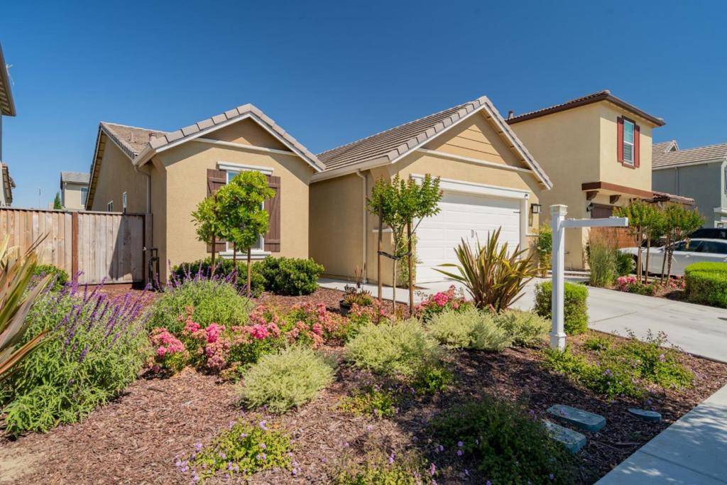 Hollister, CA 95023,525 Alicante DR