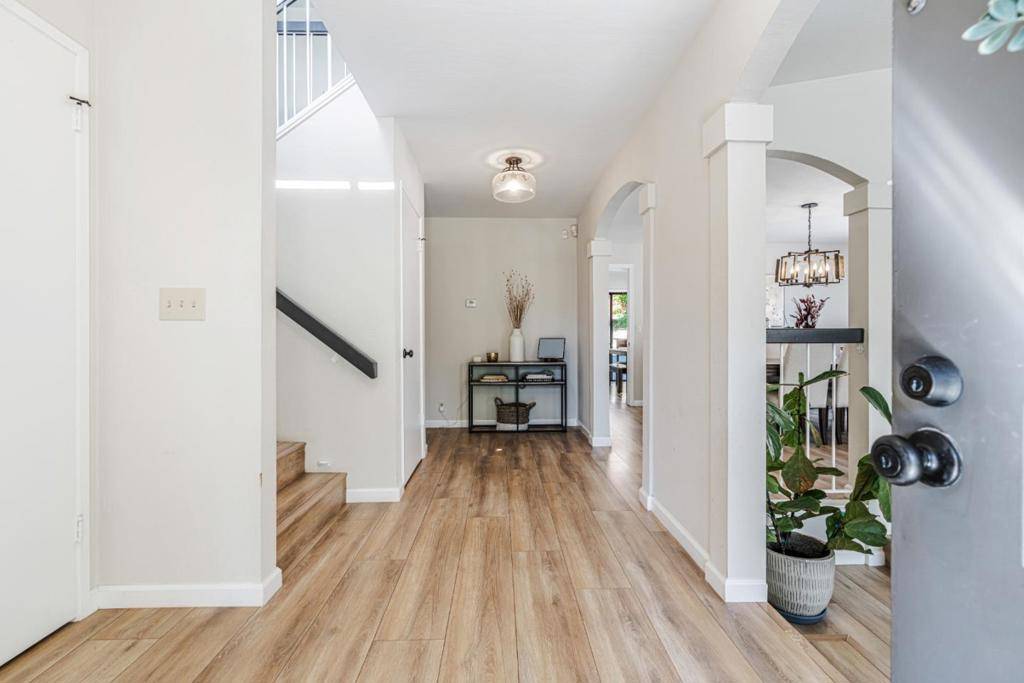 Redwood City, CA 94062,764 Bain PL