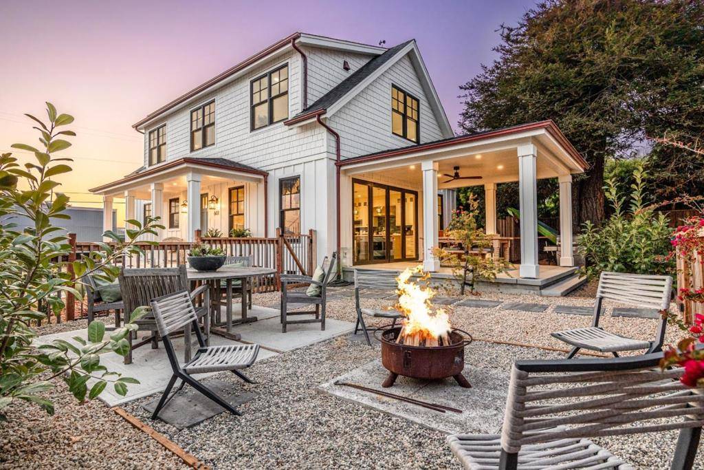 Santa Cruz, CA 95062,601 Bonnie ST