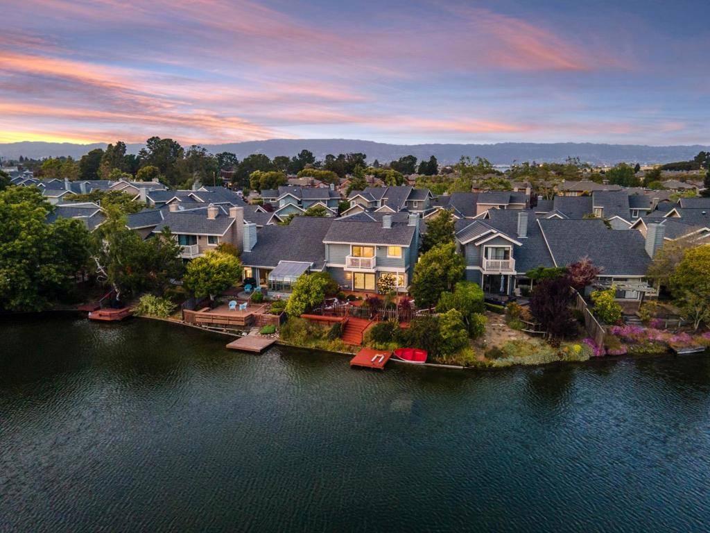 Alameda, CA 94502,122 Purcell DR