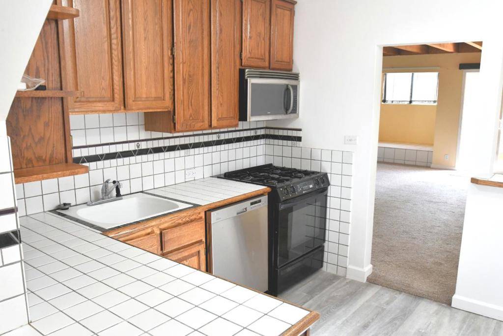 Pacifica, CA 94044,459 Heathcliff DR