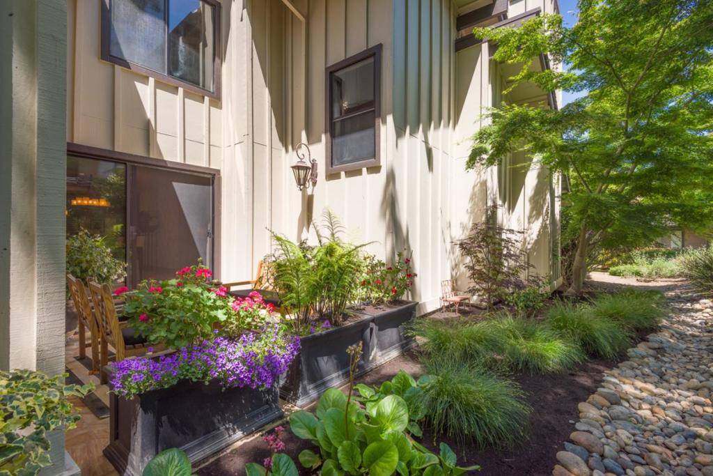 Menlo Park, CA 94025,1265 Trinity DR