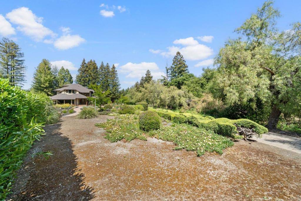Los Altos Hills, CA 94024,11633 Dawson DR