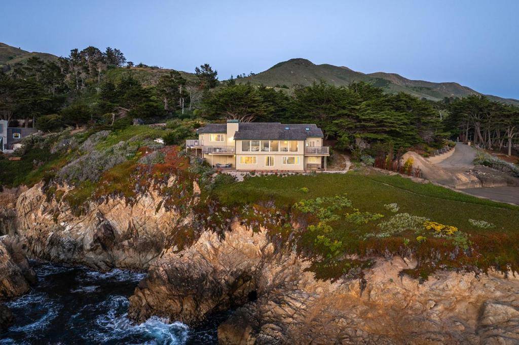 Carmel, CA 93923,30530 Aurora Del Mar