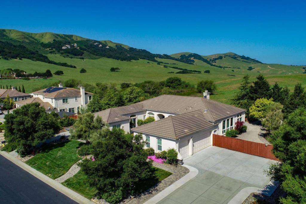 San Juan Bautista, CA 95045,334 Paseo Gularte