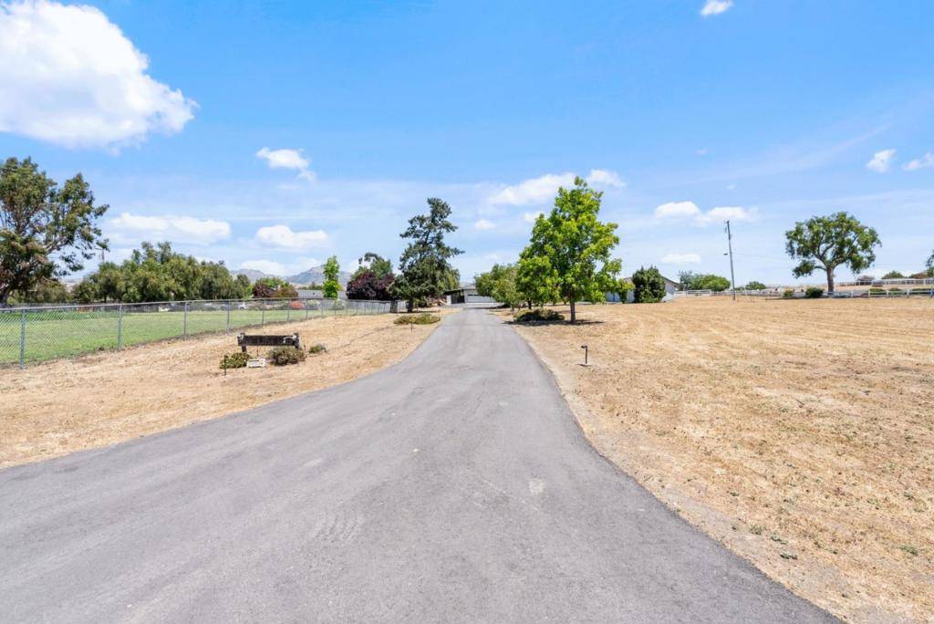 Hollister, CA 95023,307 Mansfield RD
