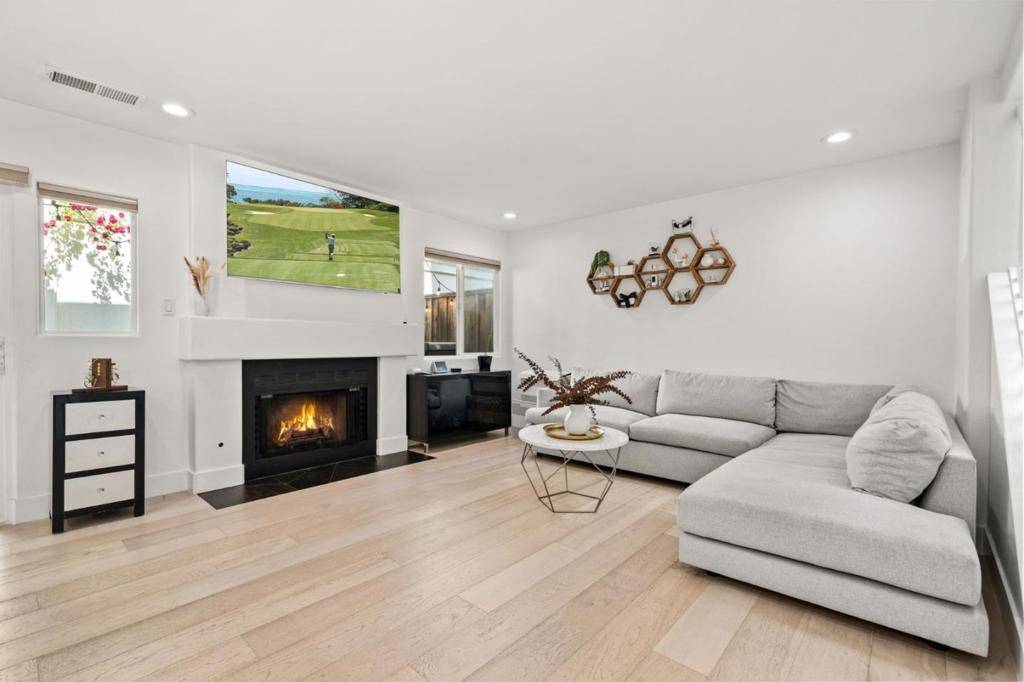 Sunnyvale, CA 94086,265 S Bayview AVE #J