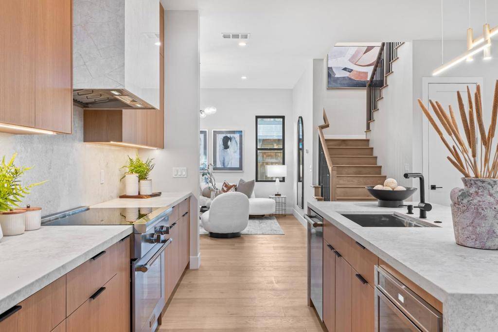 Mountain View, CA 94040,763 Cuesta DR