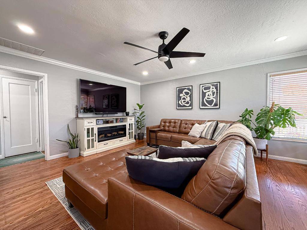 San Leandro, CA 94577,1250 Douglas CT