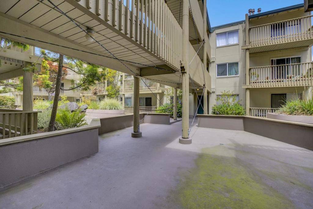 Daly City, CA 94015,397 Imperial WAY #147