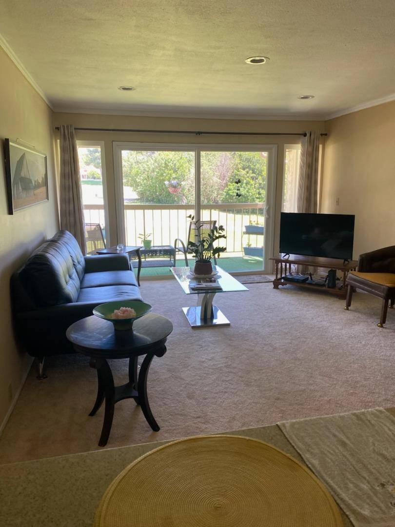 San Diego, CA 92128,12555 Oaks North DR #206