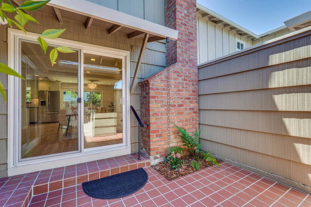Mountain View, CA 94043,411 Lotus LN