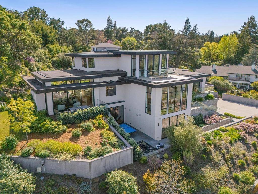 Hillsborough, CA 94010,855 Darrell RD