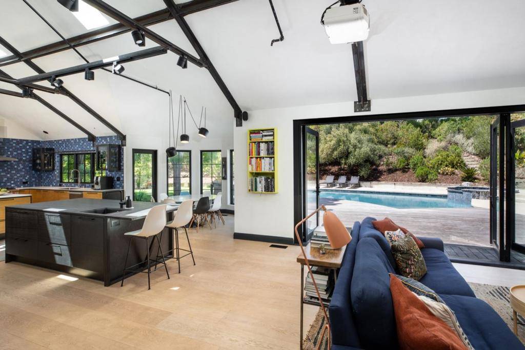 Los Altos Hills, CA 94022,13321 La Paloma RD