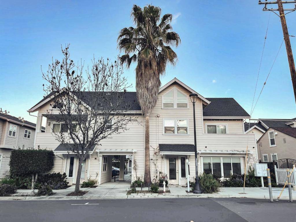 Cupertino, CA 95014,10056 Orange AVE