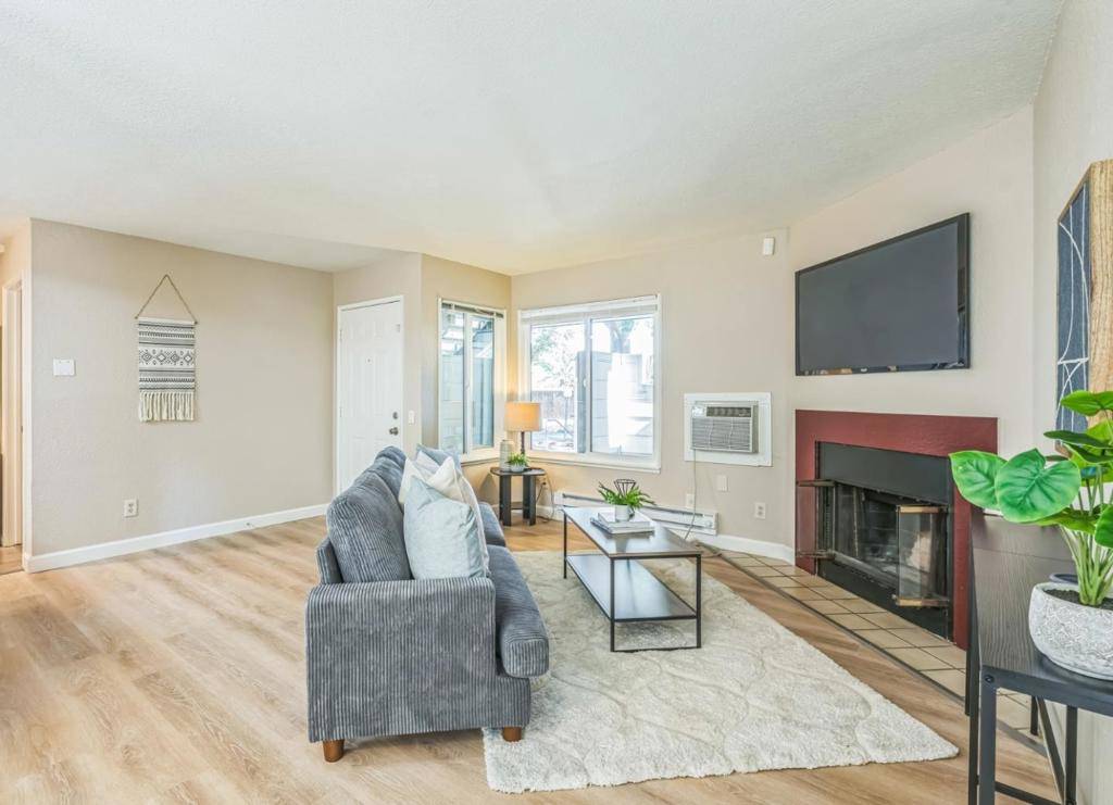 Bay Point, CA 94565,6 Lancaster CIR #114