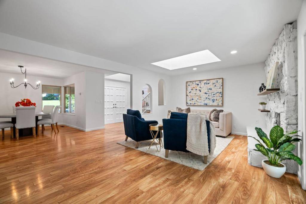 Los Altos, CA 94024,1425 Cedar PL