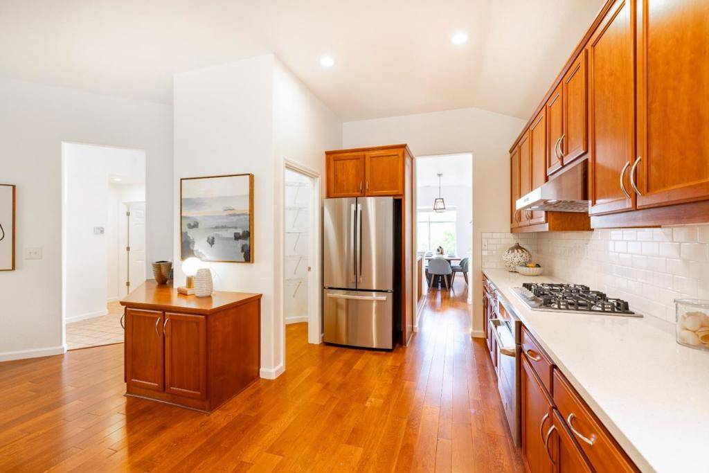 South San Francisco, CA 94080,121 Northcrest DR