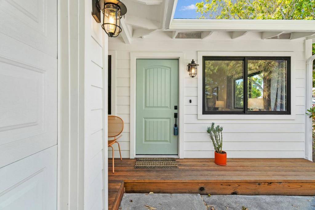 Santa Cruz, CA 95060,1131 Walk CIR