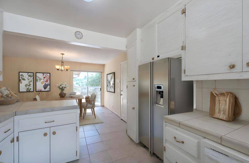 Salinas, CA 93907,9773 Borromeo DR