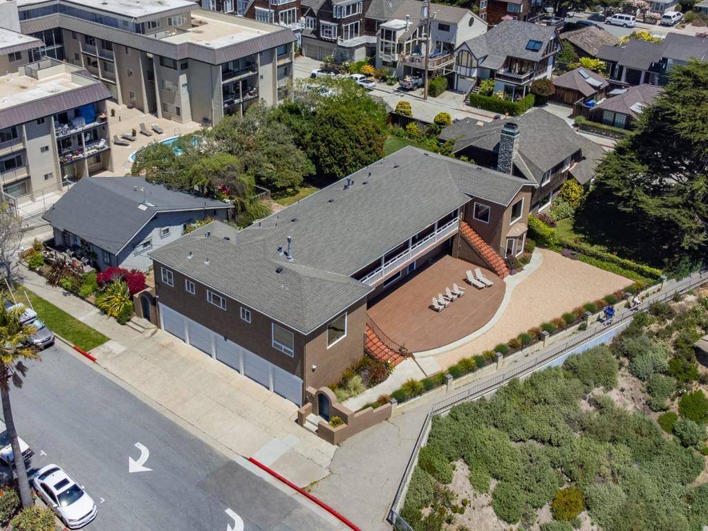Santa Cruz, CA 95062,1703 East Cliff DR