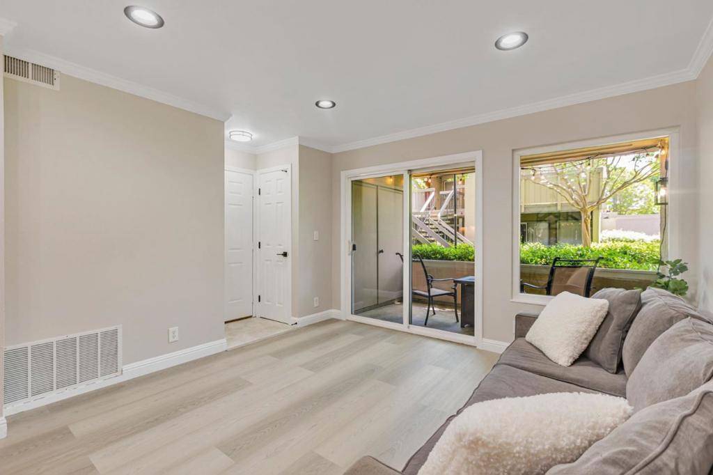 Sunnyvale, CA 94086,891 W California AVE #M